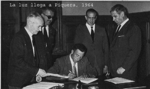 Firma del convenio para abastecimiento elctrico en Piquera