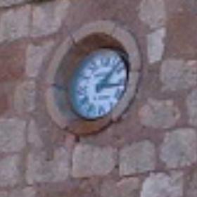 Reloj de pared, en Noviales